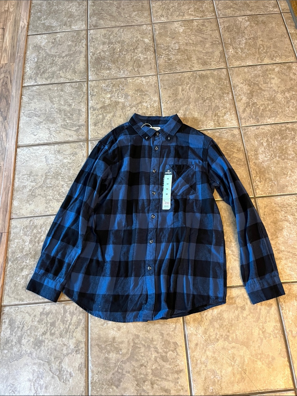 Magellan Outdoors Blue and Black Buffalo Plaid Button-Down Shirt Size Medium
